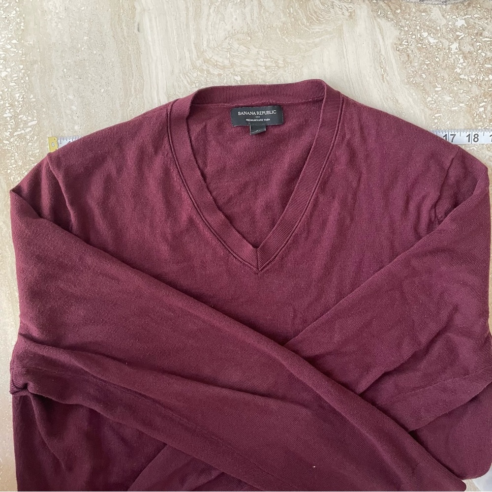 BANANA REPUBLIC Factory Premium Luxe Yarn V-Neck Sweater Large Burgundy